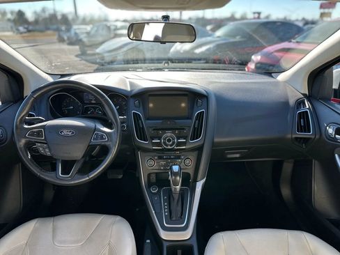 Used 2017 Ford Focus Titanium image 12