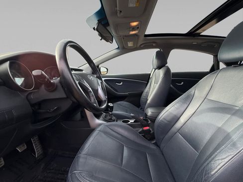 Used 2014 Hyundai Elantra GT w/ Option Group 03 image 9