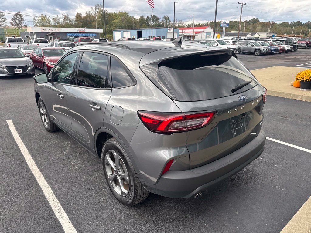 Used 2025 Ford Escape ST-Line AWD/4WD image 4