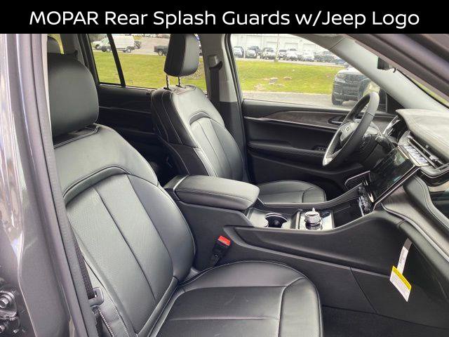 Used 2024 Jeep Grand Cherokee Limited 4xe w/ Luxury Tech Group II AWD/4WD image 29