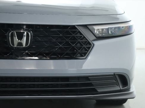 Used 2023 Honda Accord Sport image 7