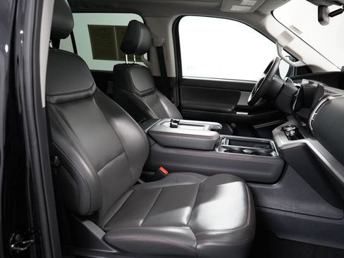 Used 2025 Ford Expedition Active AWD/4WD image 25