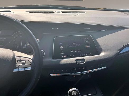 Certified 2023 Cadillac XT4 Luxury w/ Cold Weather Package FWD image 6
