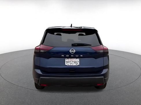Used 2025 Nissan Rogue SV FWD image 12