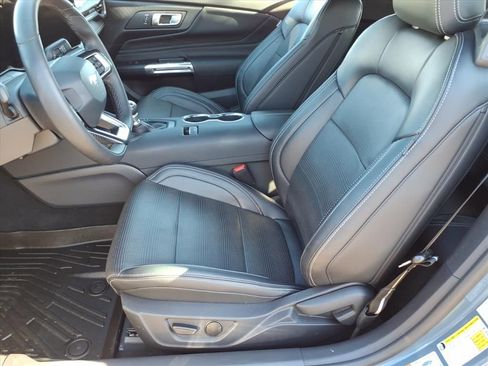 Used 2025 Ford Mustang GT Premium image 13
