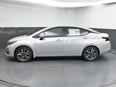 New 2025 Nissan Versa SV w/ Trunk Package FWD image 4