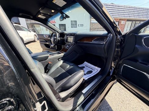 Used 2018 Lincoln Continental Premiere Livery AWD 4dr Sedan w/ Equipment Group 500A image 65