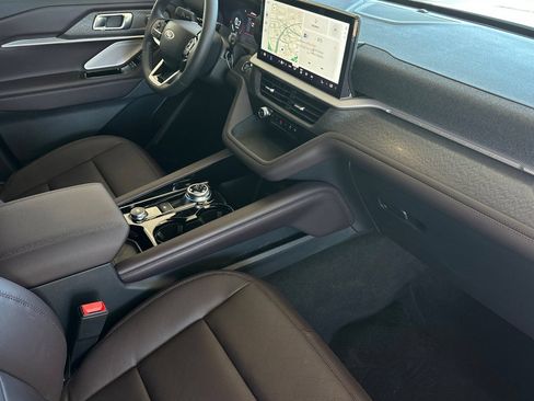 New 2026 Ford Explorer Platinum RWD image 16