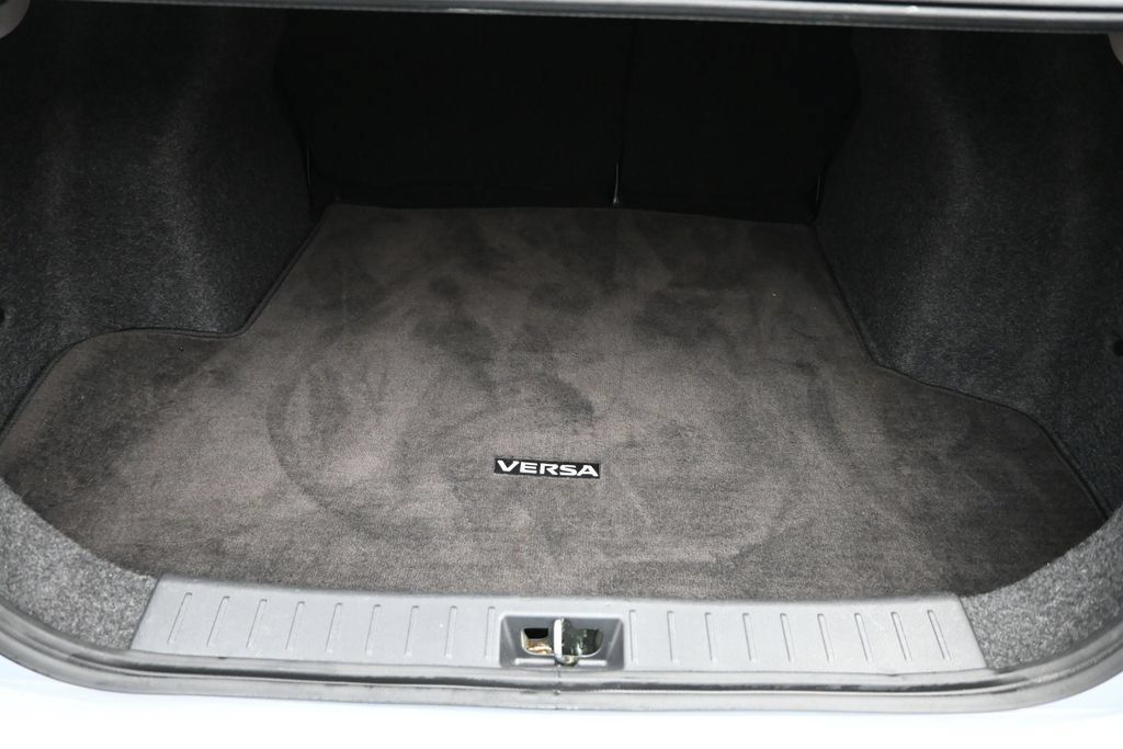 Used 2024 Nissan Versa SR FWD image 14