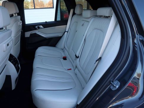 Used 2023 BMW X5 M50i w/ Executive Package image 4