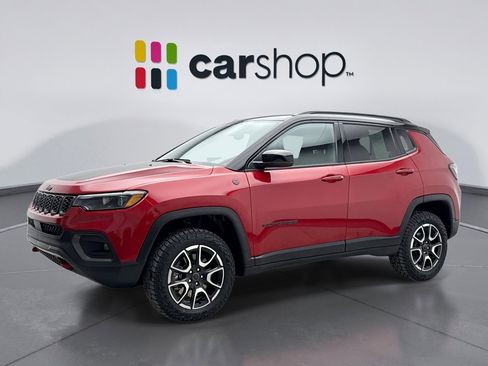 Used 2025 Jeep Compass Trailhawk w/ Trailhawk Elite Group image 1