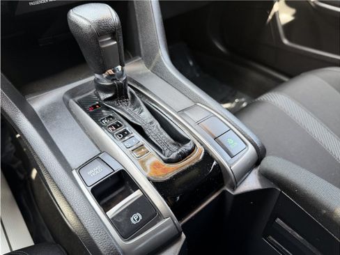 Used 2018 Honda Civic EX image 44