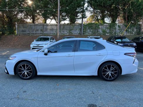 Used 2023 Toyota Camry SE image 7