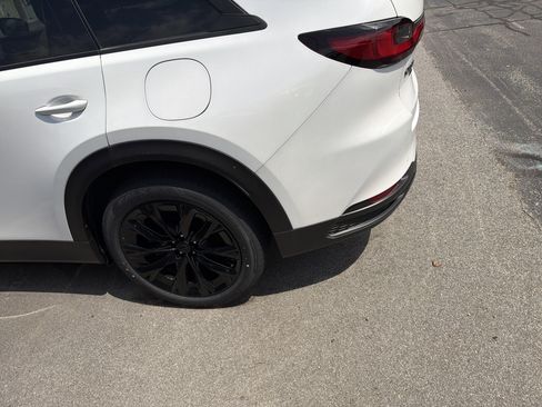 New 2026 MAZDA CX-90 Plug-In Hybrid w/Premium Sport AWD/4WD image 23