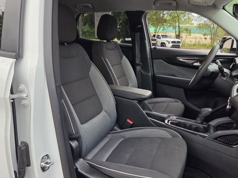 Used 2025 Chevrolet TrailBlazer LT AWD/4WD image 23