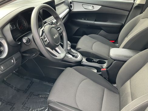 Used 2024 Kia Forte LXS FWD image 17