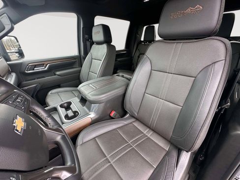 Used 2024 Chevrolet Silverado 3500 High Country w/ High Country Premium Package image 23