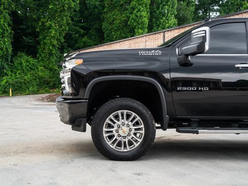 Used 2022 Chevrolet Silverado 2500 High Country w/ Safety Package II AWD/4WD image 3