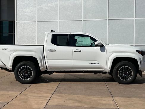 New 2025 Toyota Tacoma TRD Sport image 3
