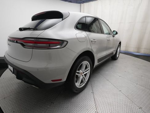 Certified 2023 Porsche Macan AWD/4WD image 5