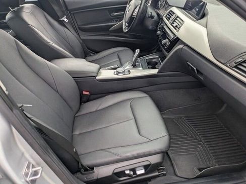 Used 2017 BMW 320i xDrive Sedan image 33