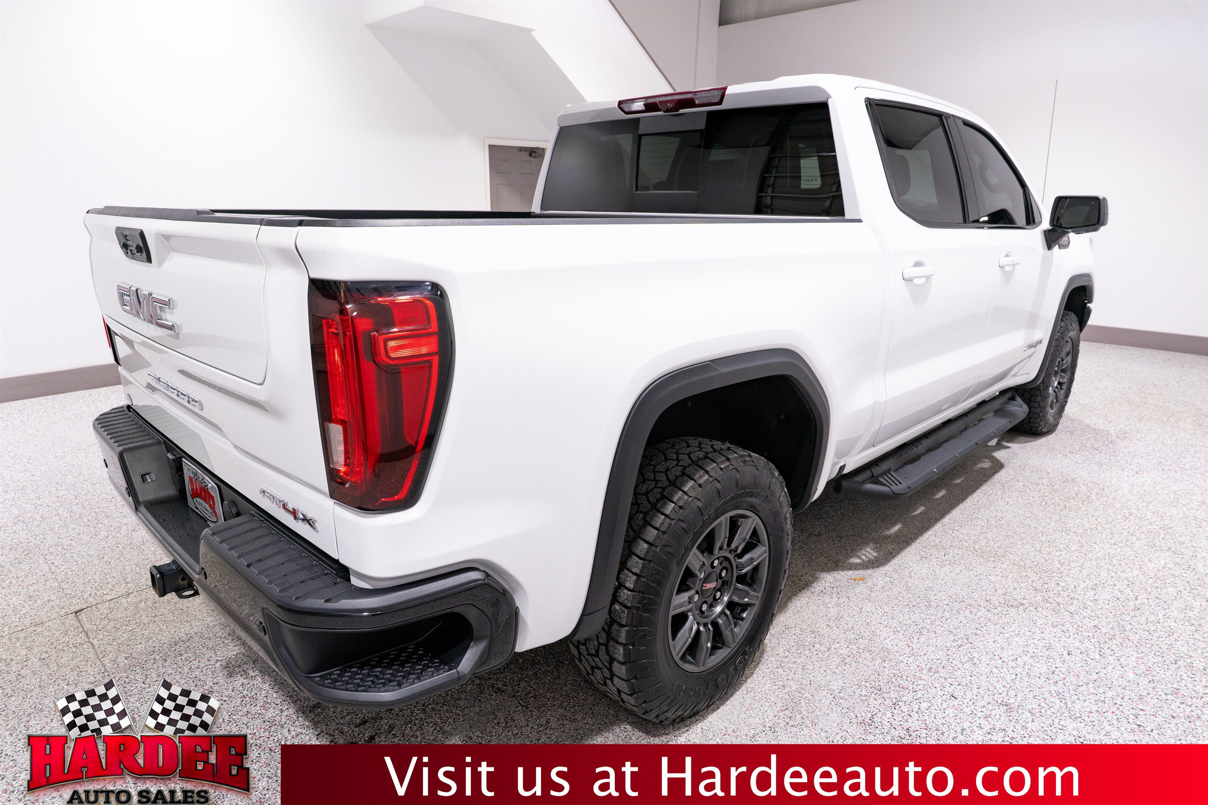 Used 2024 GMC Sierra 1500 AT4X AWD/4WD image 5