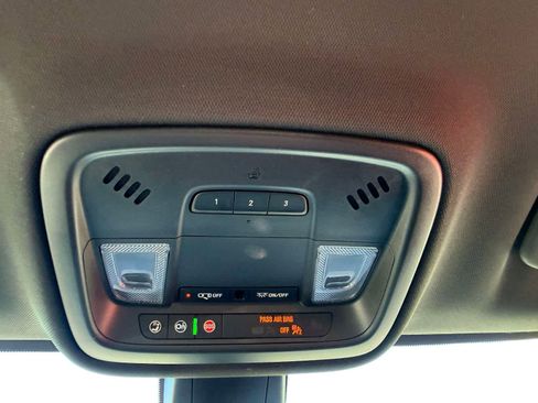 Used 2023 Chevrolet Traverse LT AWD/4WD image 28