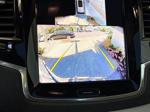 Certified 2025 Volvo XC90 T8 Plus w/ Protection Package Premier AWD/4WD image 23