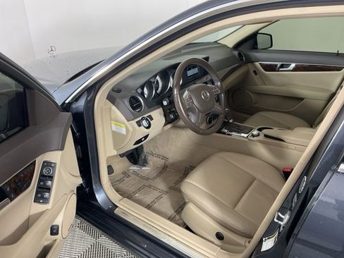 Used 2014 Mercedes-Benz C 300 4MATIC Sedan image 9