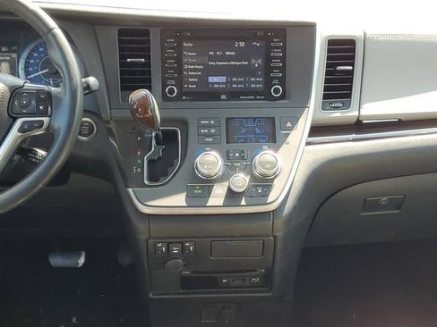 Used 2020 Toyota Sienna Limited Premium AWD/4WD image 35