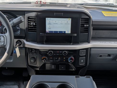 New 2026 Ford F350 XL w/ XL Chrome Package RWD image 23