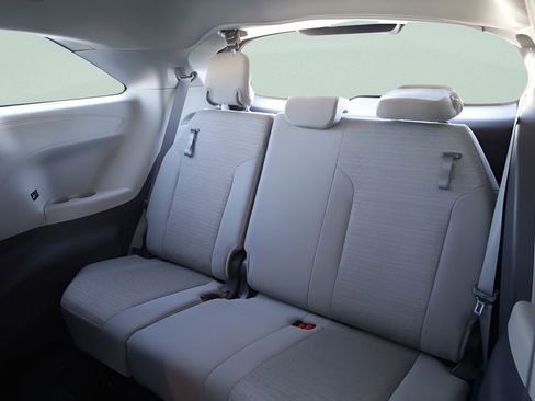 Certified 2022 Toyota Sienna LE image 22