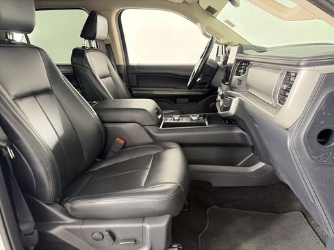 Certified 2022 Ford Expedition XLT image 32