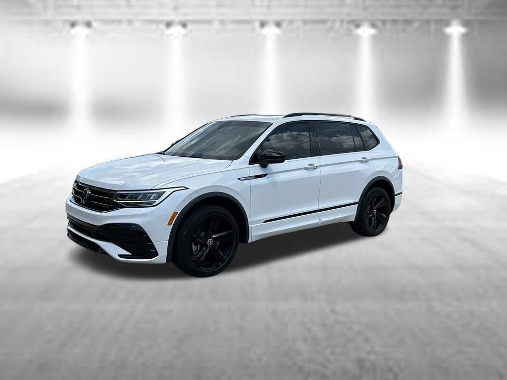 Certified 2023 Volkswagen Tiguan SE R-Line FWD image 2