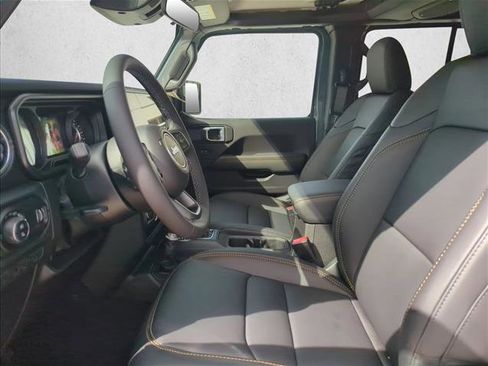 New 2026 Jeep Gladiator Sport AWD/4WD image 3