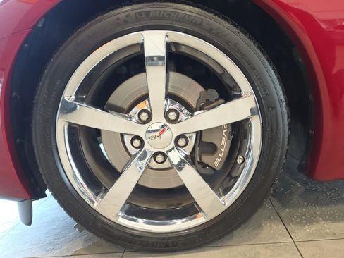 Used 2010 Chevrolet Corvette Coupe w/ Preferred Equipment Group RWD image 12