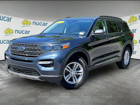 Used 2022 Ford Explorer XLT AWD/4WD image 3