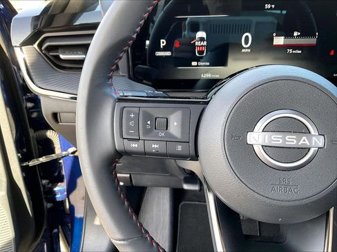 Used 2025 Nissan Kicks SR image 22