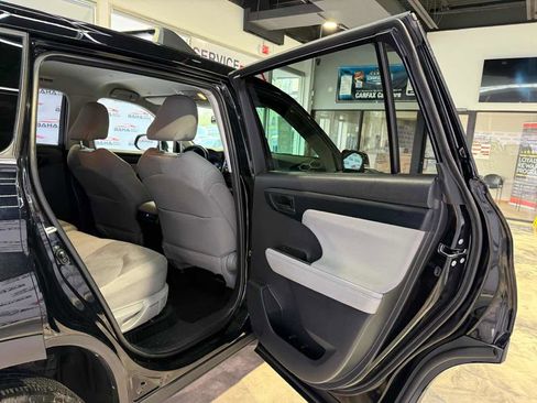 Used 2022 Toyota Highlander LE FWD image 53