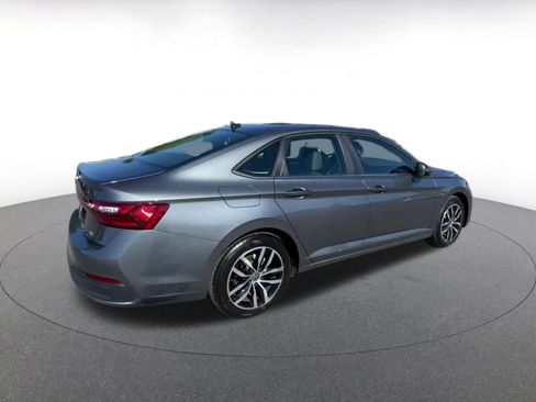 Used 2025 Volkswagen Jetta SE image 15