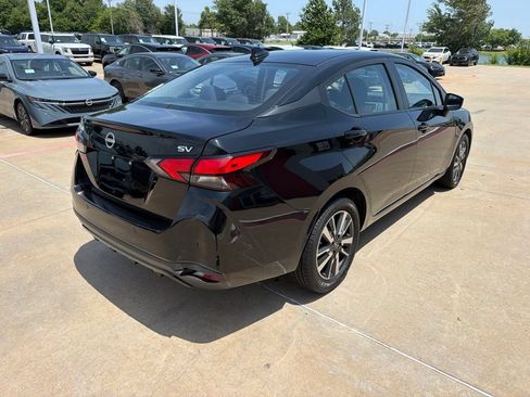 Used 2024 Nissan Versa SV FWD image 5