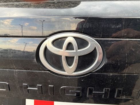Used 2025 Toyota Grand Highlander AWD image 22