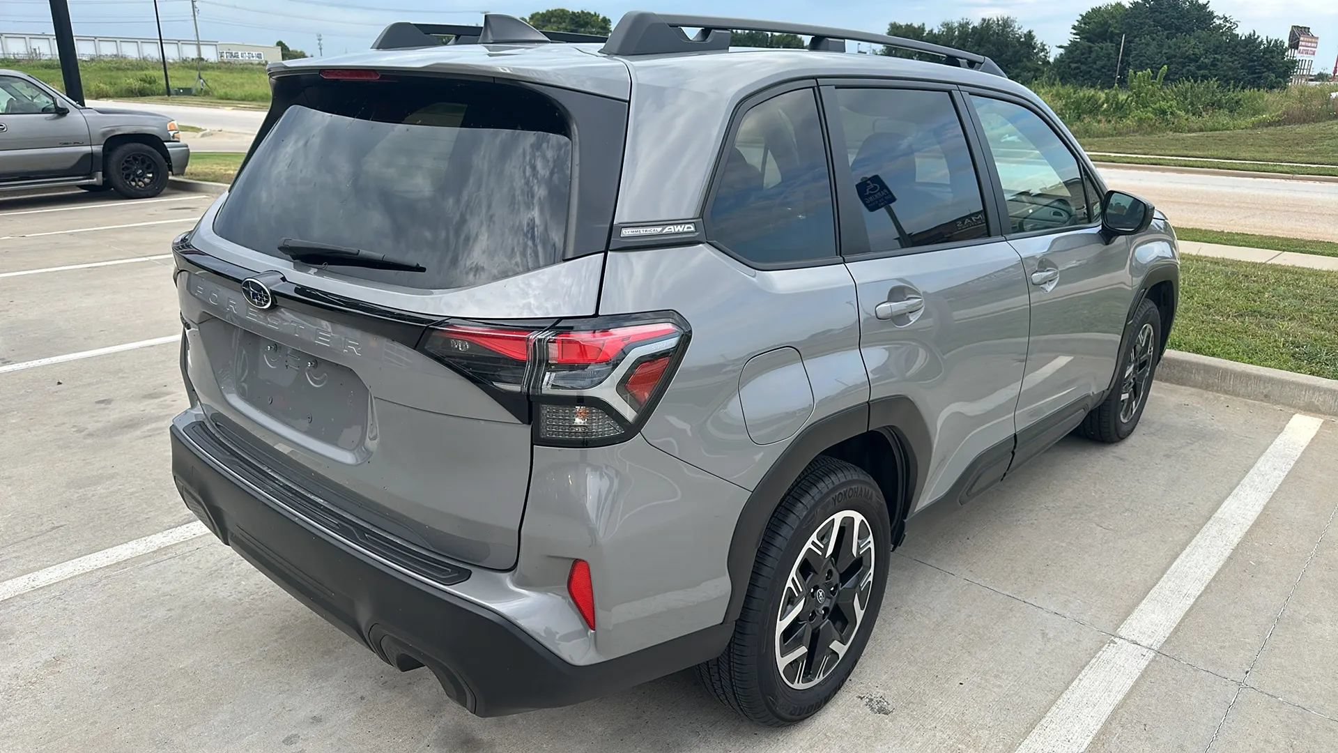 Used 2025 Subaru Forester Premium AWD/4WD image 3