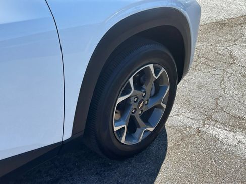 Used 2025 Chevrolet Trax LT w/ LT Convenience Package FWD image 26