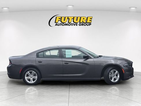 Used 2023 Dodge Charger SXT RWD image 3