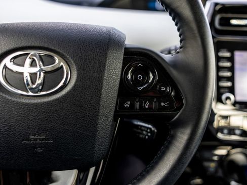 Used 2022 Toyota Prius XLE image 14