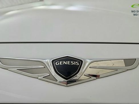 Used 2019 Genesis G90 3.3T Premium RWD image 16