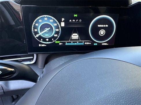 Used 2024 Hyundai Elantra Blue image 16