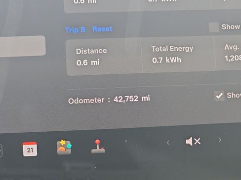 Used 2021 Tesla Model 3 Long Range image 2