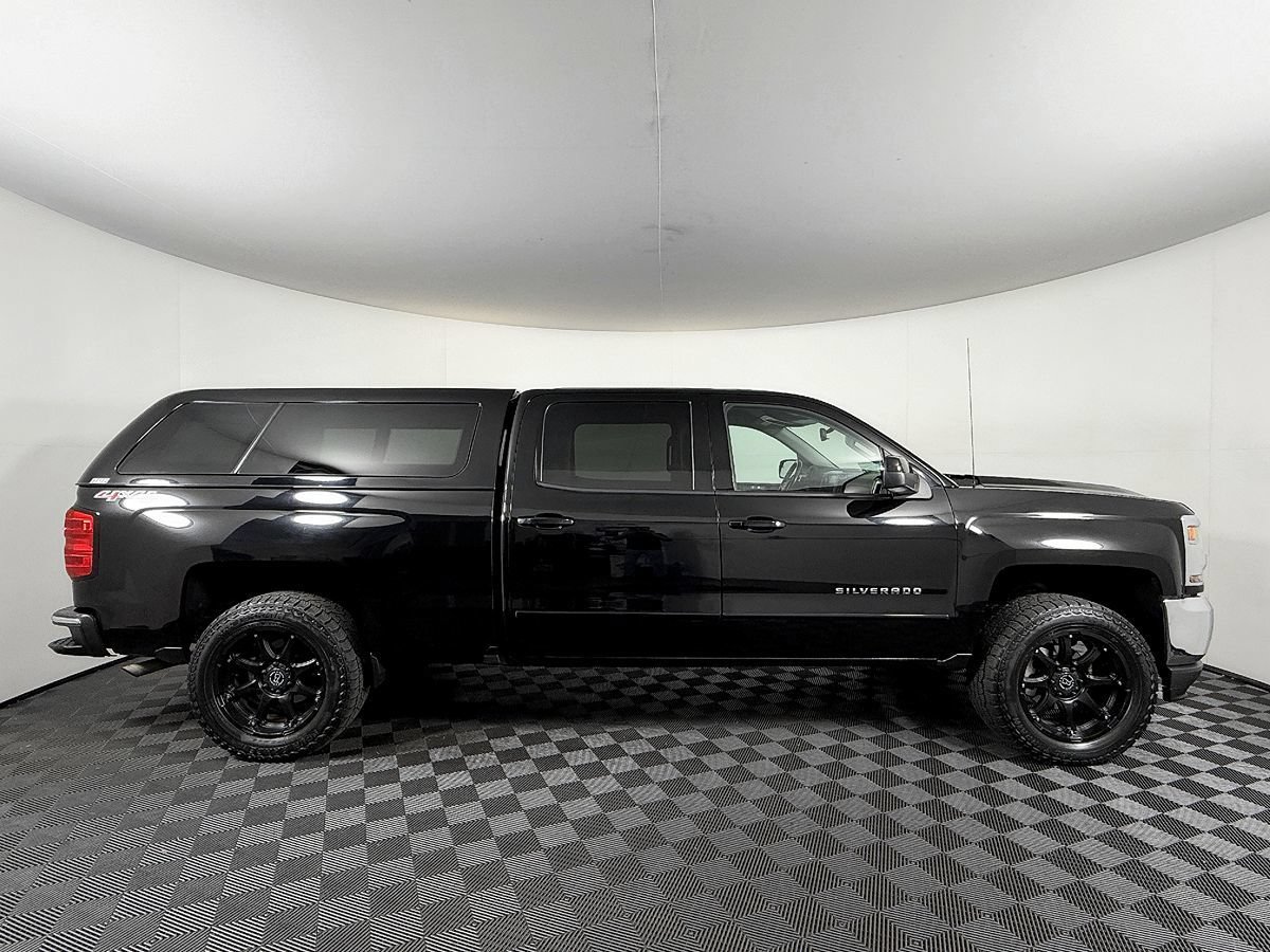 Used 2017 Chevrolet Silverado 1500 LT w/ All Star Edition AWD/4WD image 7
